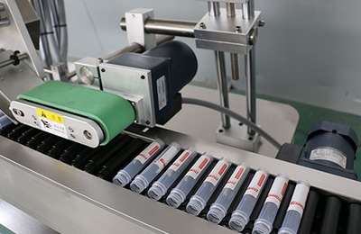 上海軒特醫(yī)院試管貼標(biāo)機(jī) 以精準(zhǔn)與創(chuàng)新引領(lǐng)行業(yè)新標(biāo)準(zhǔn)